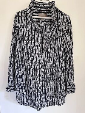 Navy & White Print Cotton Tunic Top from  Pedro del Hiero Sport— Size 6